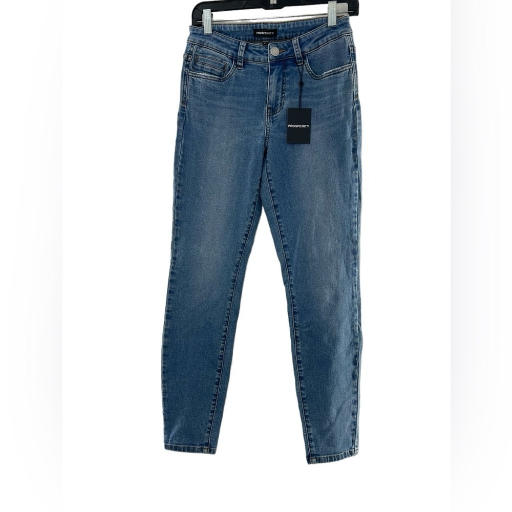 NWT Prosperity Medium Wash Tapered Leg Jeans 27